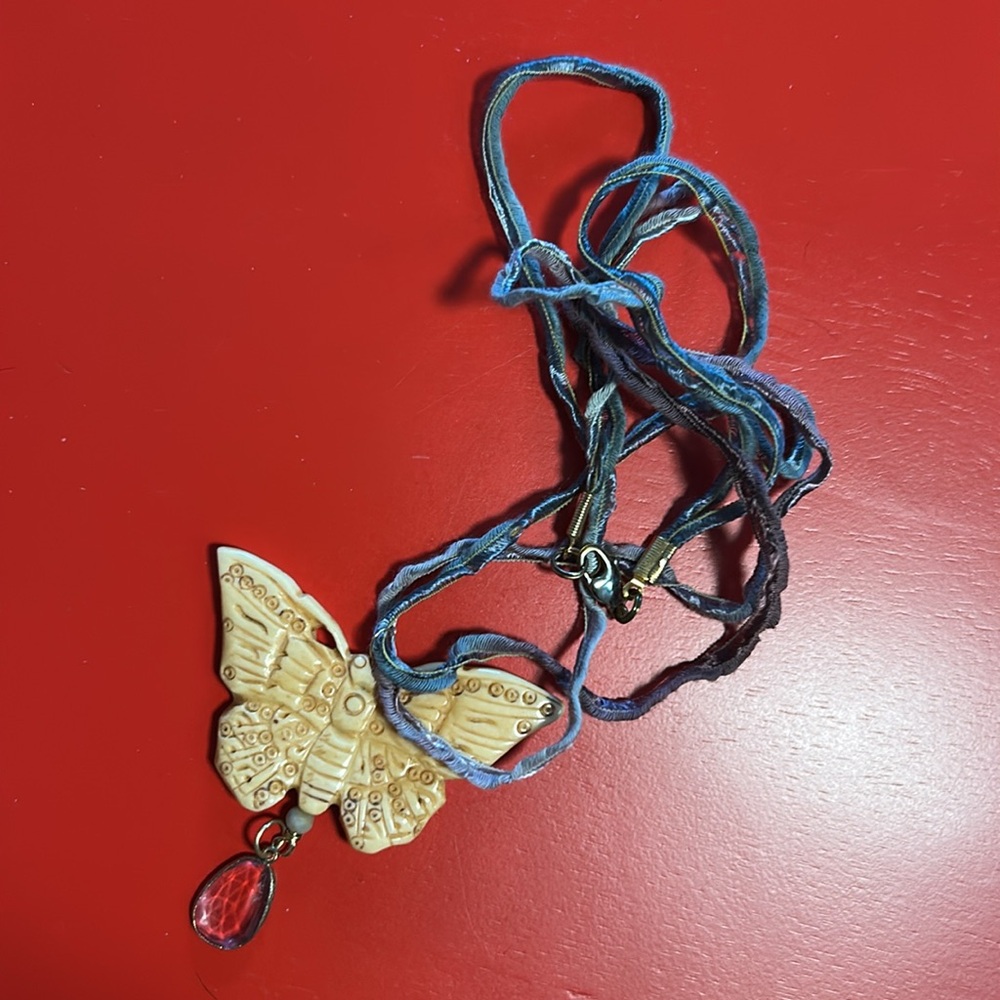 Butterfly Necklace - Picture 4 of 5